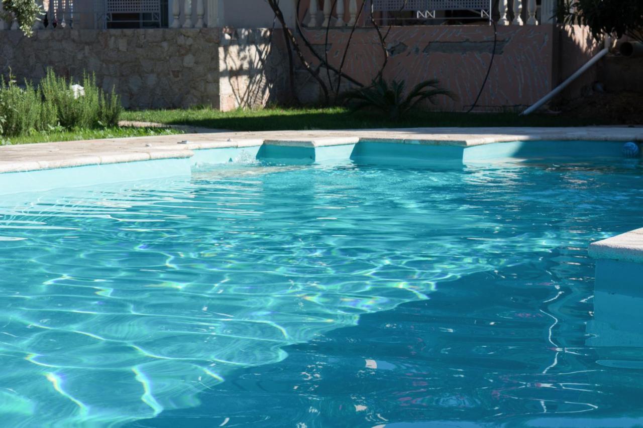 Doroufi Apartament *